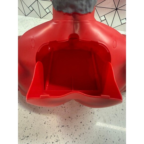 Regal Cinemas Captain America Brave New World Red Hulk Popcorn Bucket 9x11in - Picture 8 of 11